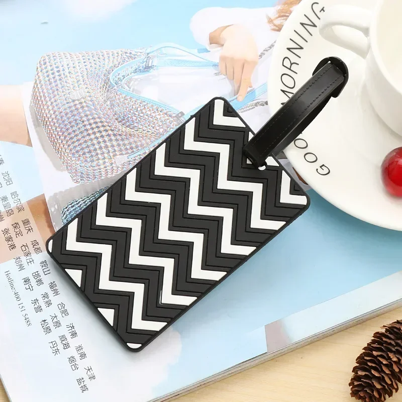 علامات الأمتعة الهندسية للنساء - مراجعة Men Accessories Name وسعره